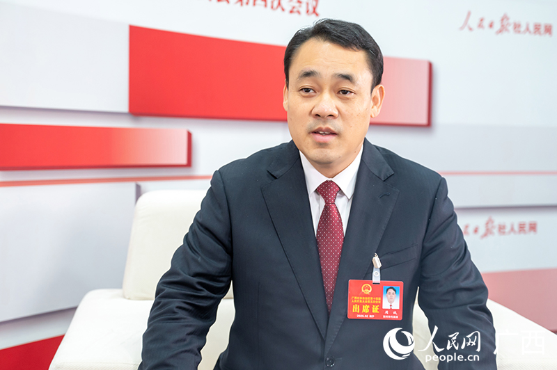 周诚代表接受专访。人民网记者 严立政摄