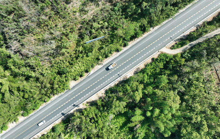 省道206線平山至陸落段公路改建工程玉林市陸川縣灘面鎮路段。朱柏霖攝