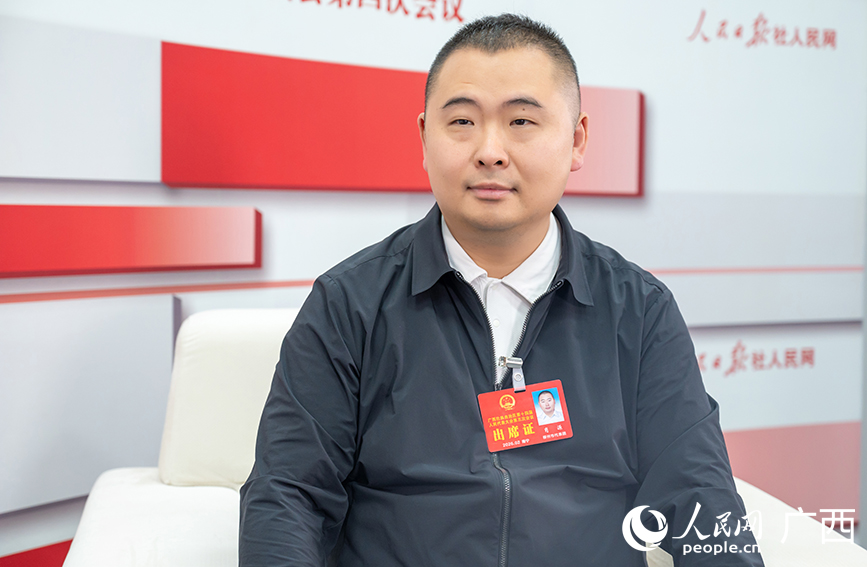 肖源代表接受專訪。人民網記者 嚴立政攝