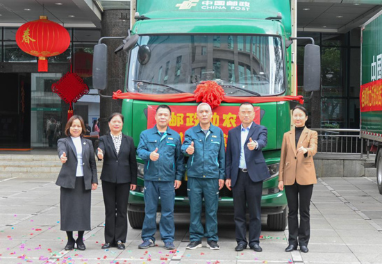 发车仪式现场。冯小懿摄