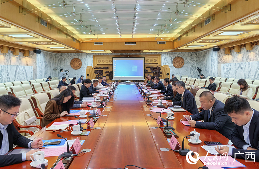 座谈会现场。人民网记者 付华周摄