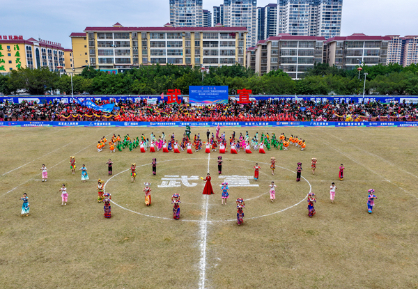 赛前暖场节目表演。