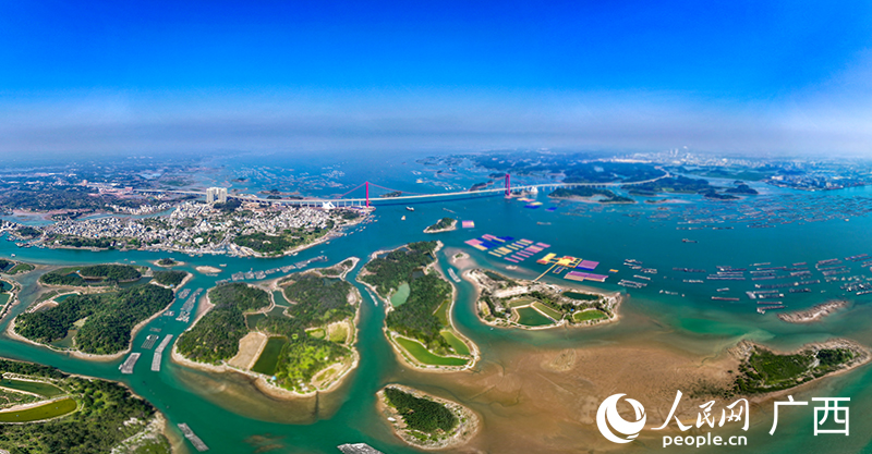 俯瞰欽州市欽南區龍門港鎮。人民網記者 雷琦竣攝