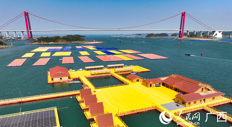 “蚝嶼島”海上平台。人民網記者 雷琦竣攝