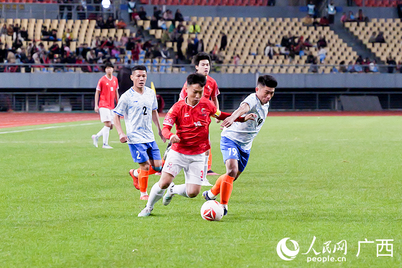 射球精彩瞬間。人民網 梁章暉攝