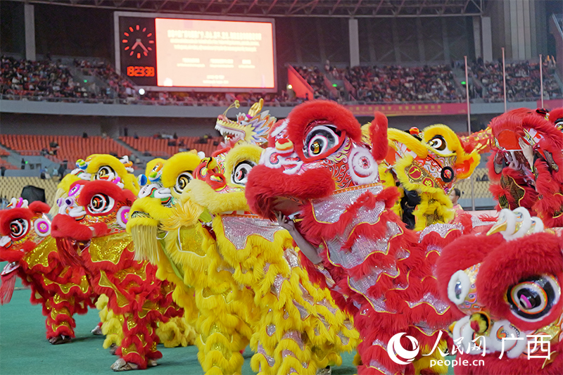 賽前表演。人民網 梁章暉攝
