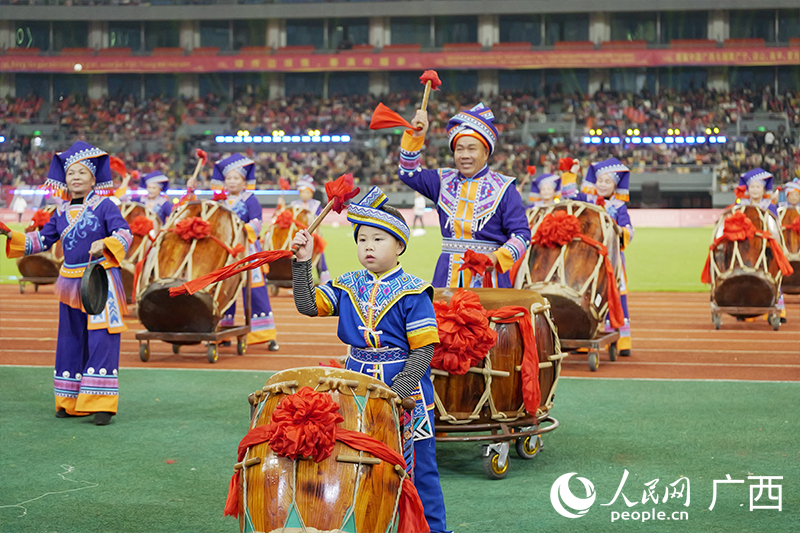 馬山壯族會鼓表演.人民網 梁章暉攝