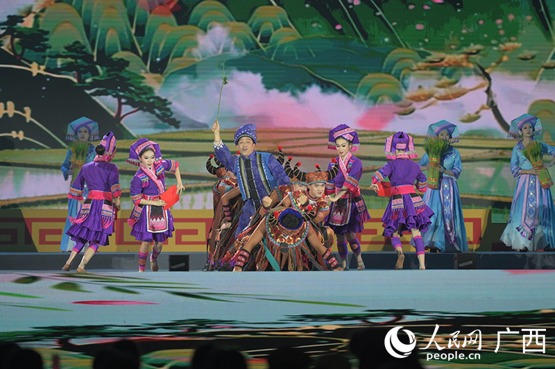 音舞詩畫表演《厚那》。人民網記者 嚴立政攝