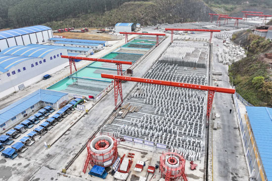 预制混凝土管片厂。广西交投商贸集团供图