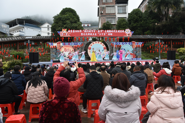 文艺惠民演出活动现场。蒋吉祥摄