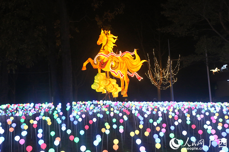 燈會“馬”元素豐富。人民網 韋歡攝