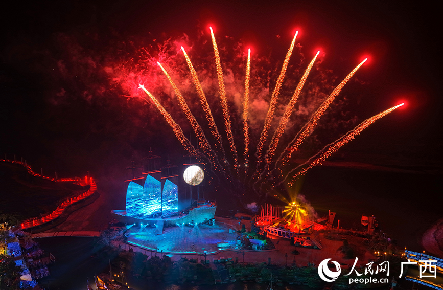 春節期間,北海海絲首港景區燈火璀璨。人民網記者 付華周攝