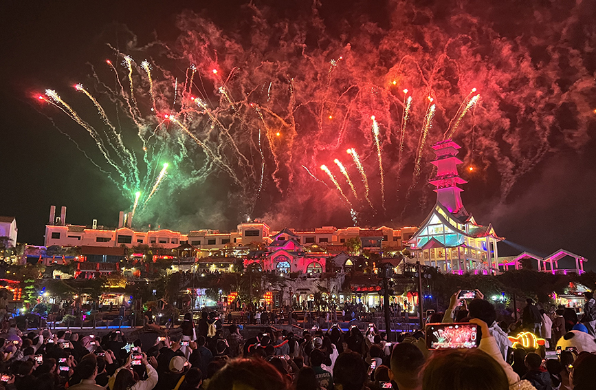 春節期間,北海海絲首港景區燈火璀璨。北海市融媒體中心供圖