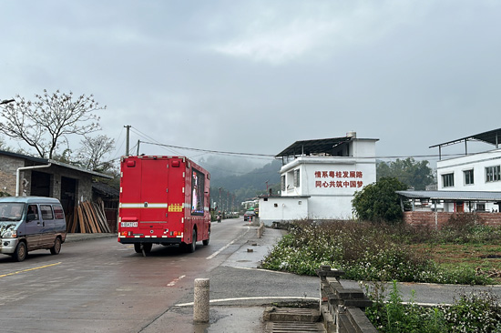在村屯巡回宣讲。贺州消防供图