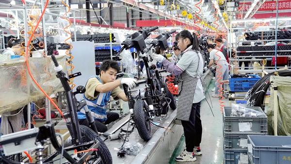 电动车生产车间。谢海兵摄
