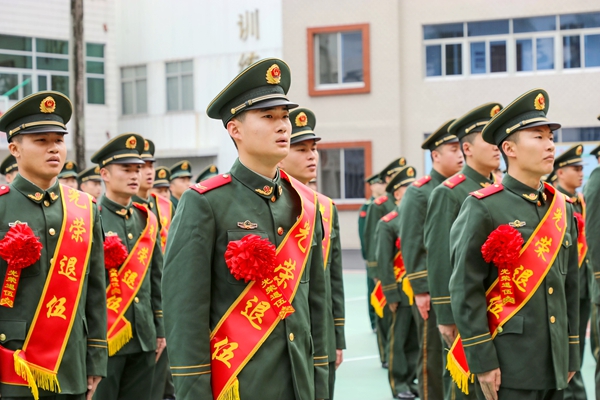 退役仪式现场。