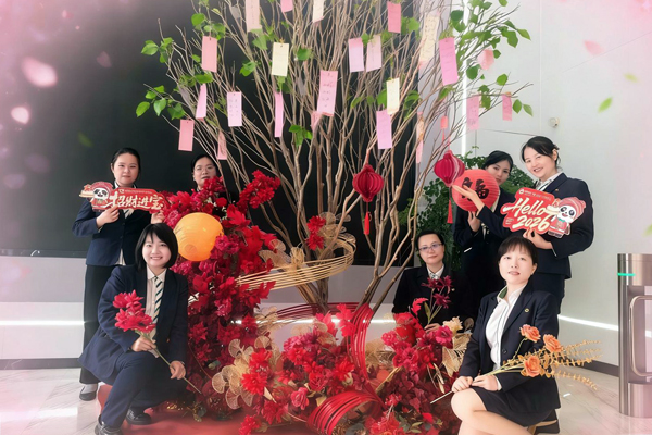 中国人寿财险广西分公司95519联络中心传递节日祝福。中国人寿财险广西分公司供图