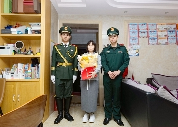 合影留念。李家涛摄