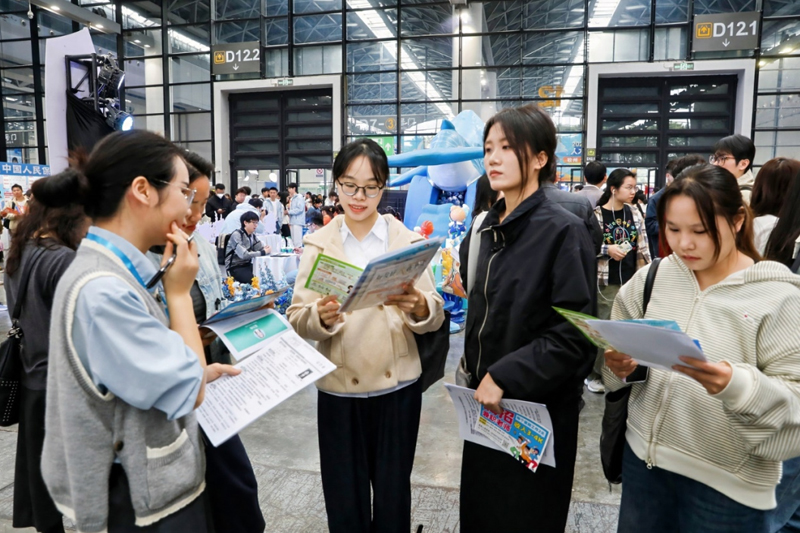 招聘會現場。