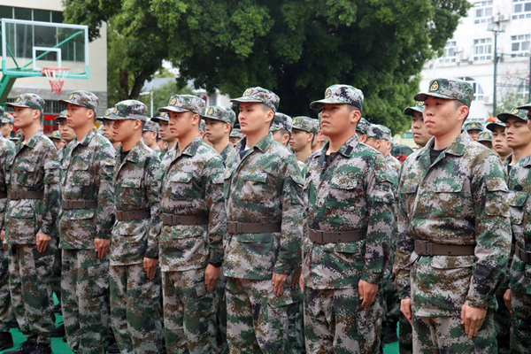 预定新兵精神饱满。姚玮怿摄