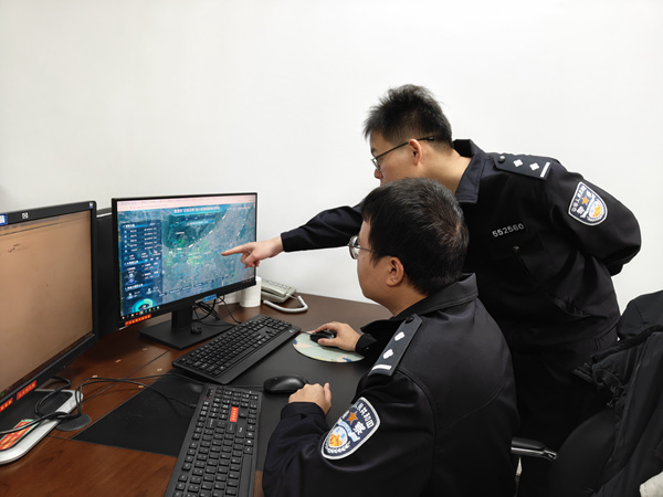 貴港市公安局民警利用紅格雲哨最小應急聯防單元處理AI預警任務信息