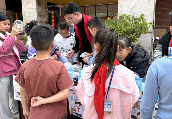 活动现场。韦云献摄