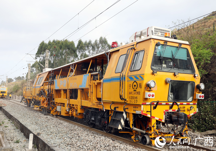 作业现场。人民网记者 王勇摄