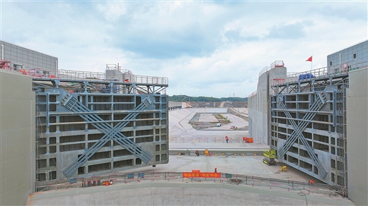 3月18日，平陆运河青年枢纽开始无水单机单闸调试。