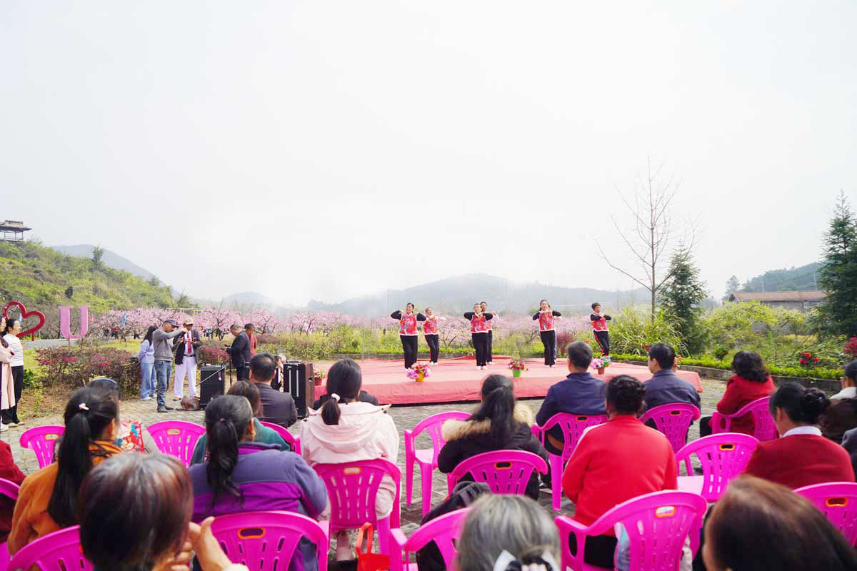 开园仪式现场。伍秋福摄