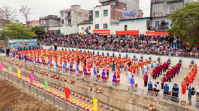 当天活动现场热闹非凡。吴特寺摄