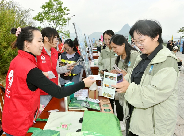 科普鸟类知识。李腾辉摄