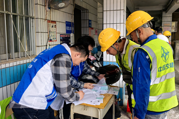 体检现场。陶燕如摄