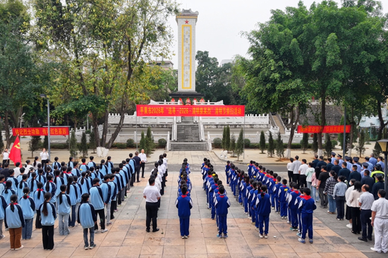平果市“追尋·2026·清明祭英烈”祭掃活動現場