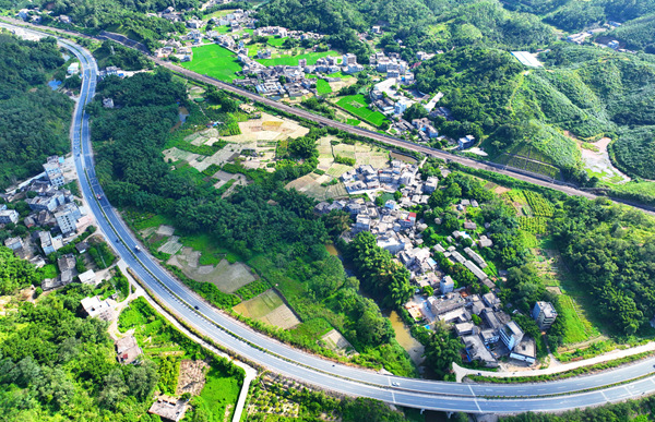 省道206线荔浦至廉江公路玉林市陆川县马坡镇路段（朱柏霖 摄） (7)