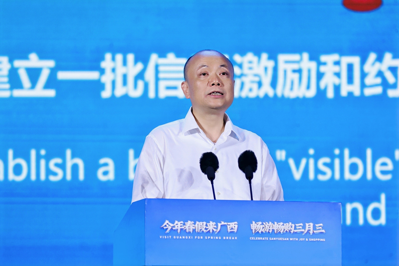 李暄介绍“桂字号——广西品牌天下行”主题活动相关情况。主办方供图