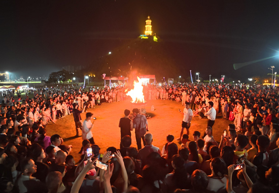 篝火晚会