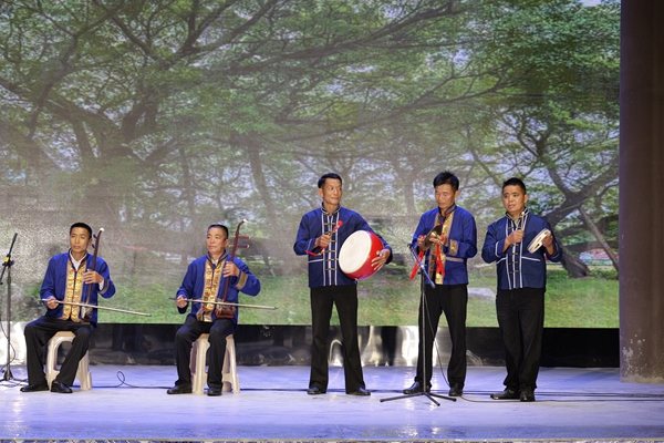 演出现场。