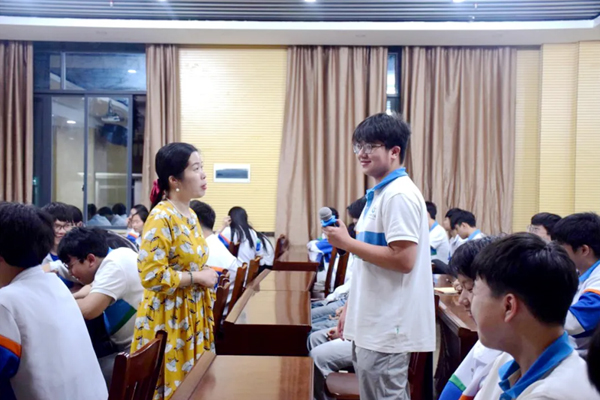 广西物资学校团委开展润物思政课。王心雨摄