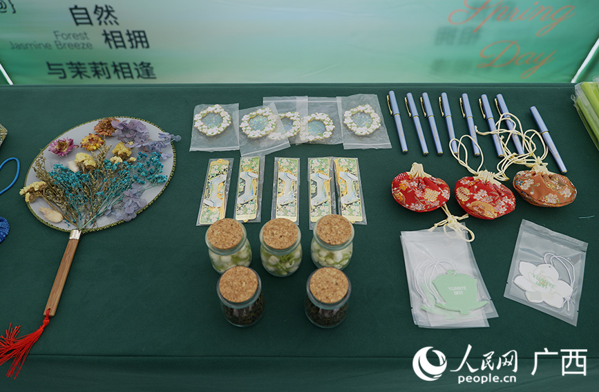 茉莉花衍生好物。人民网 梁章晖摄