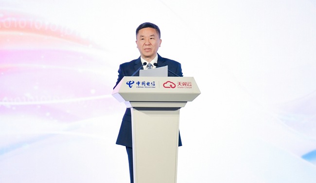 中国电信总经理刘桂清出席论坛活动