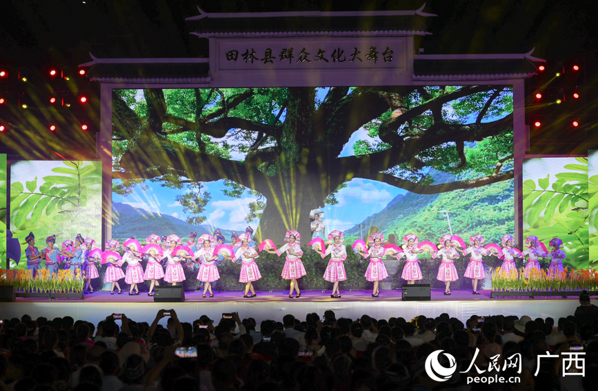 新剧再现了壮族歌圩节的场景。