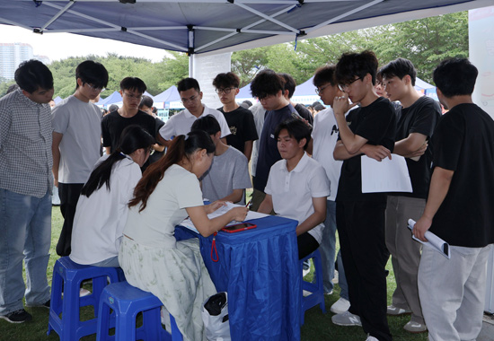招聘現場。北海職業學院供圖