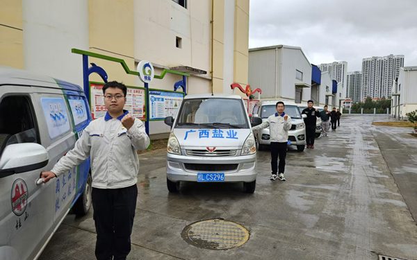 民生保障配送車隊。黃艷娜攝