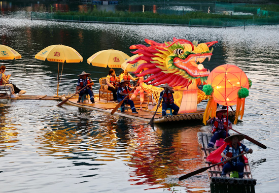 金龙巡游