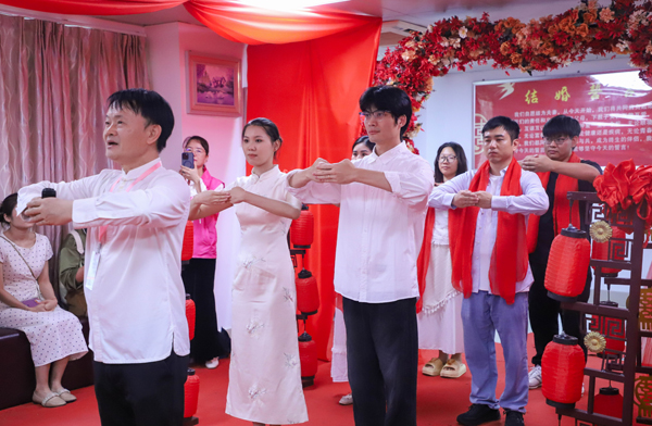 中华礼乐颁证仪式现场