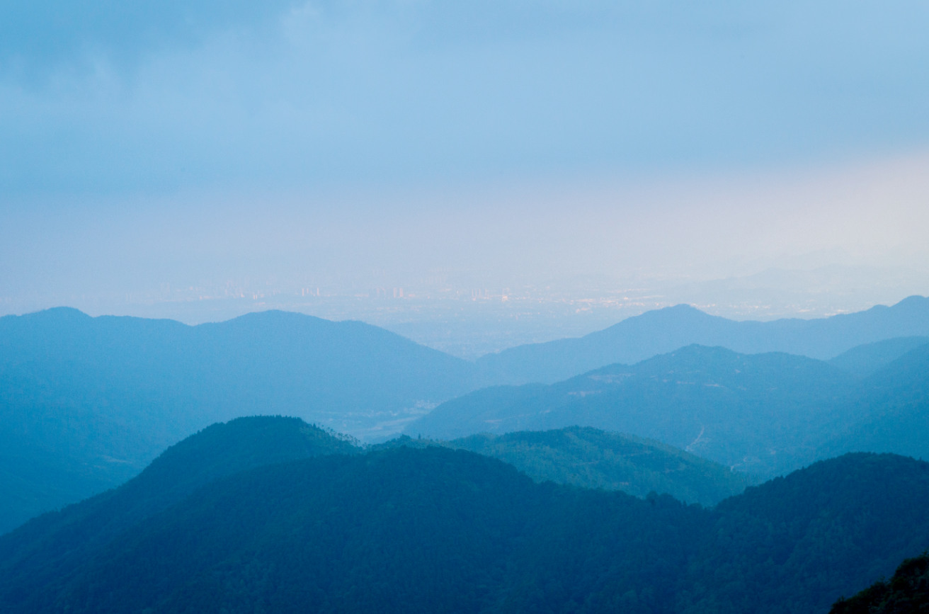 大容山。