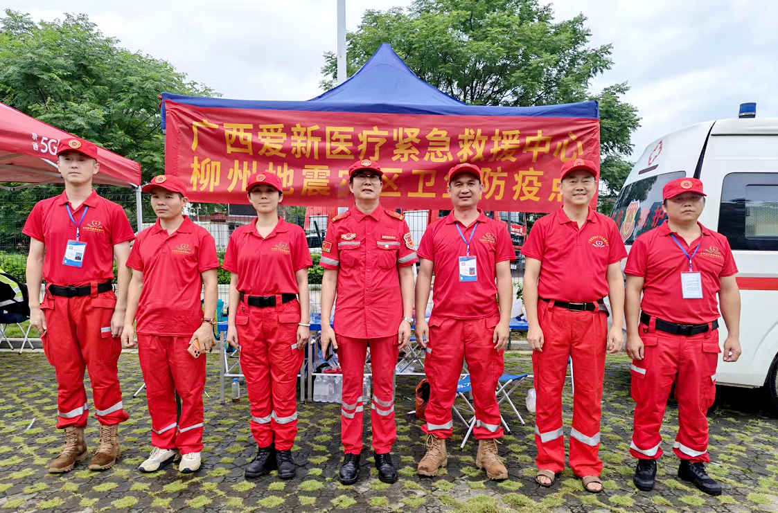 救援隊員。廖克恩攝