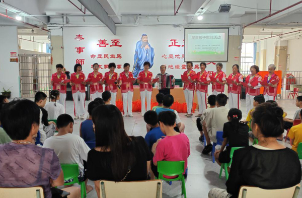 5月19日，北海市关工委关爱帮扶组在合浦县北海明德康复中心开展慰问活动。