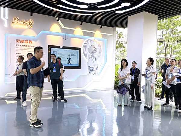 住建系统专程组团到乾水湾进行考察