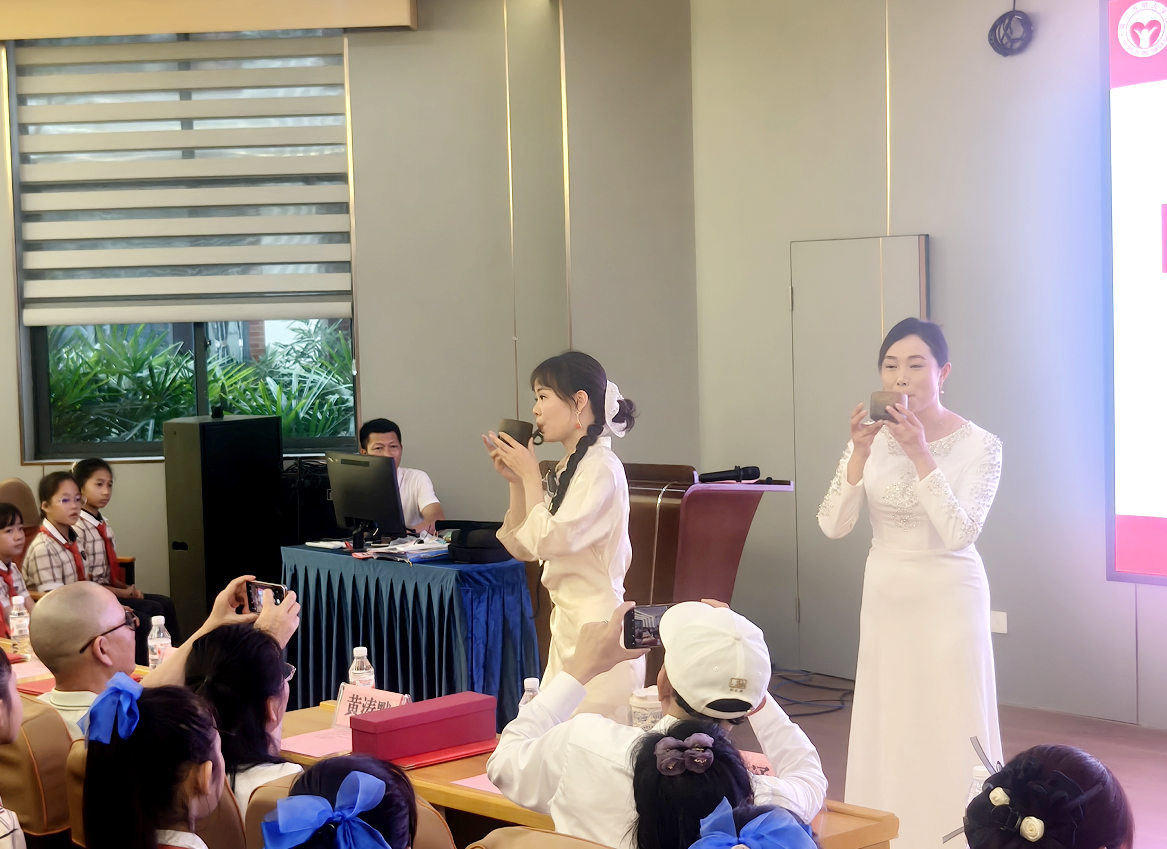 陶乐合奏《我和你》。凌冬摄